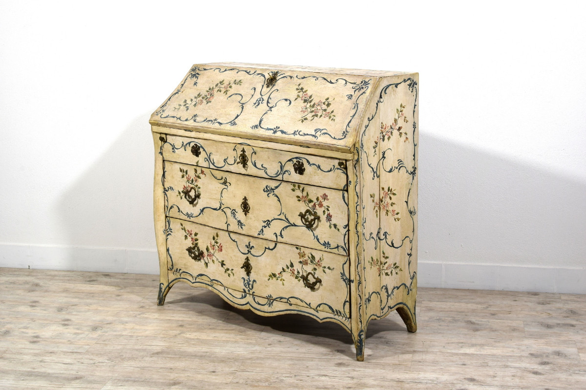 Mid-18th Century, Italian Rococo Lacquered Wood Drop-front Chest Of Drawers -photo-3