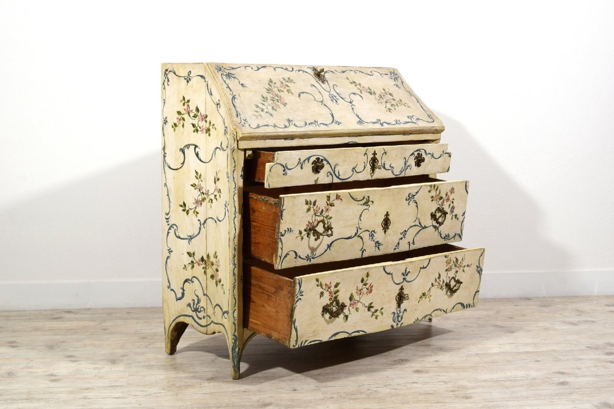 Mid-18th Century, Italian Rococo Lacquered Wood Drop-front Chest Of Drawers -photo-3