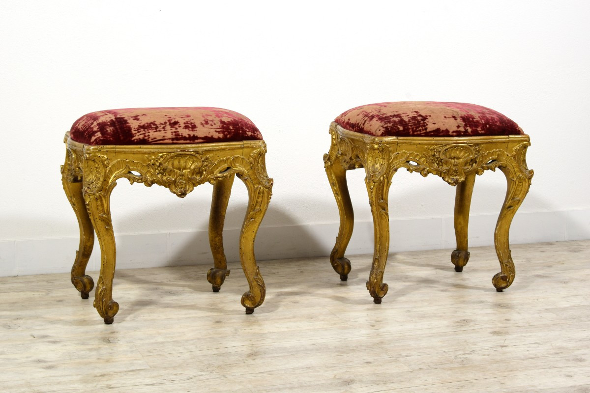 18th Century, Pair Of Baroque French Carved And Gilded Wood Center Stools 