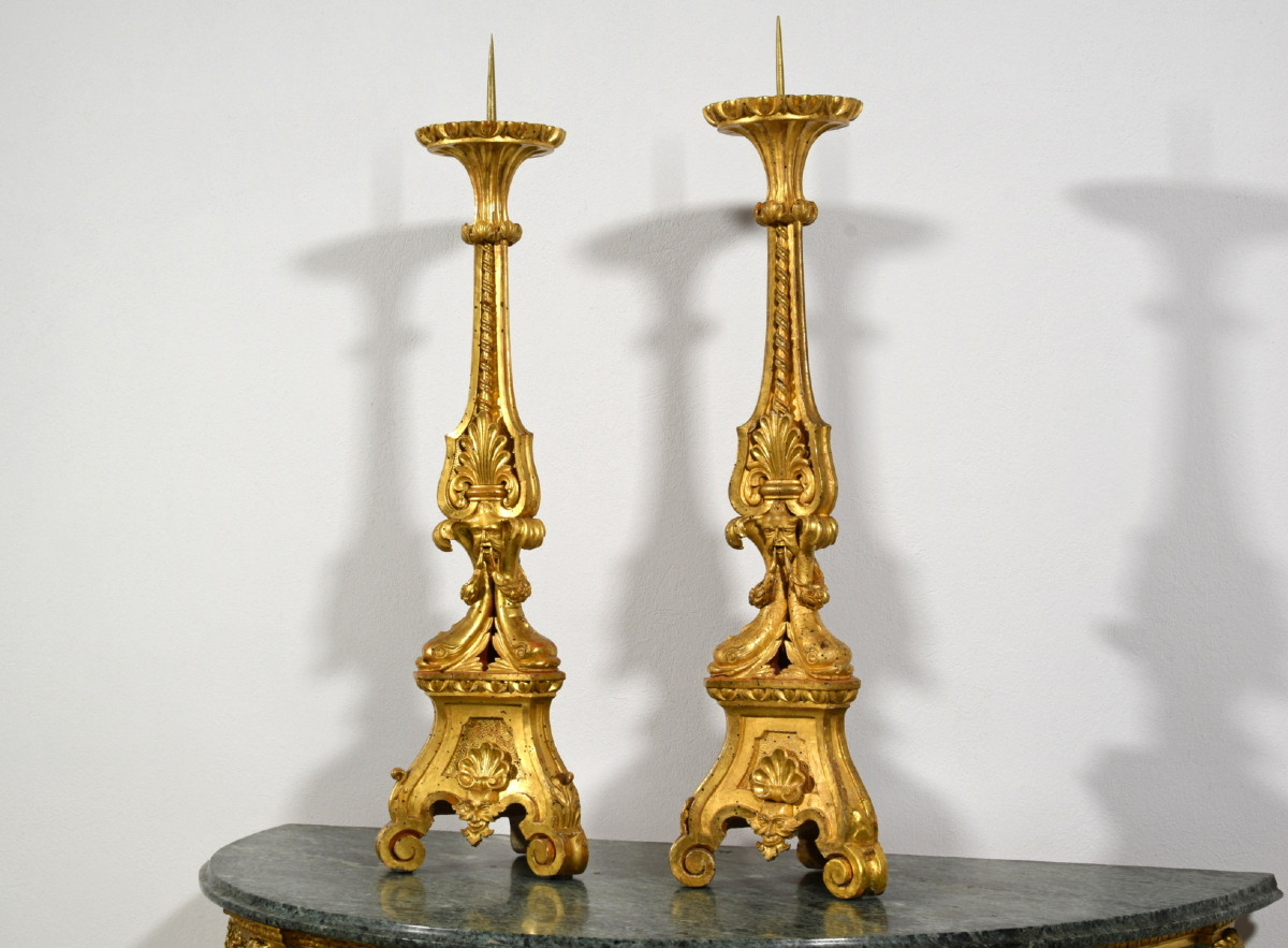 18th Century, Pair Of Neoclassical Italian Carved And Gilt Wood Candlesticks-photo-2