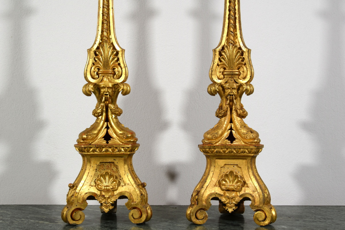 18th Century, Pair Of Neoclassical Italian Carved And Gilt Wood Candlesticks-photo-4