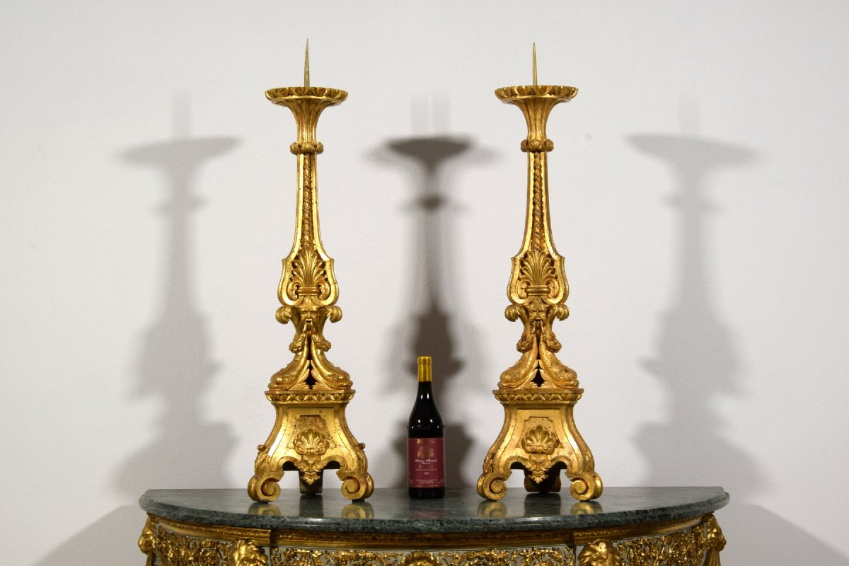 18th Century, Pair Of Neoclassical Italian Carved And Gilt Wood Candlesticks-photo-1