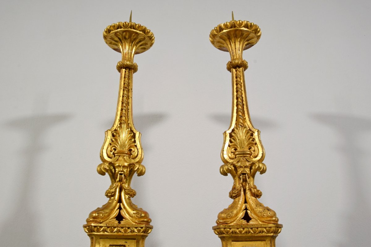 18th Century, Pair Of Neoclassical Italian Carved And Gilt Wood Candlesticks-photo-3