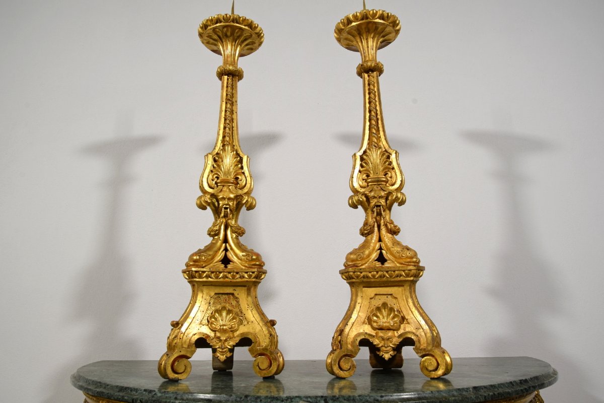 18th Century, Pair Of Neoclassical Italian Carved And Gilt Wood Candlesticks-photo-4