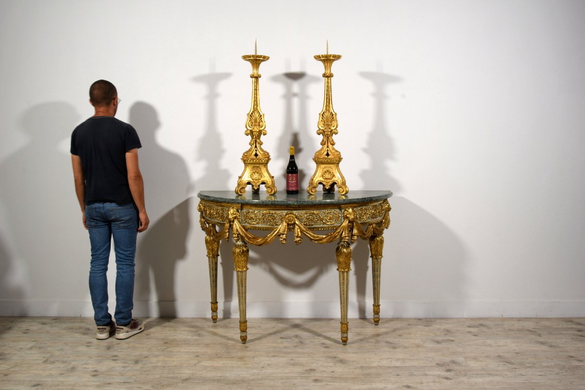 18th Century, Pair Of Neoclassical Italian Carved And Gilt Wood Candlesticks-photo-6