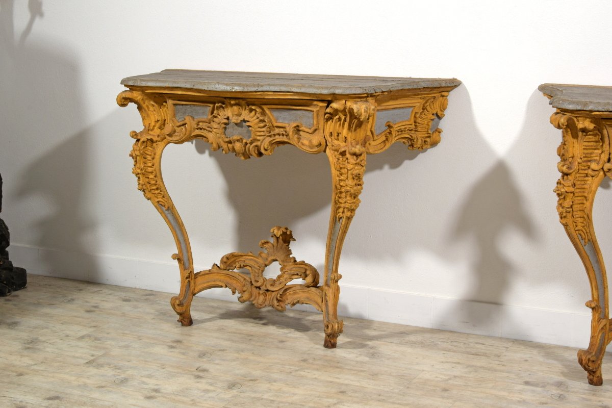 Paire de rares consoles en bois sculpté et laqué, Italie, XVIIIᵉ siècle-photo-1