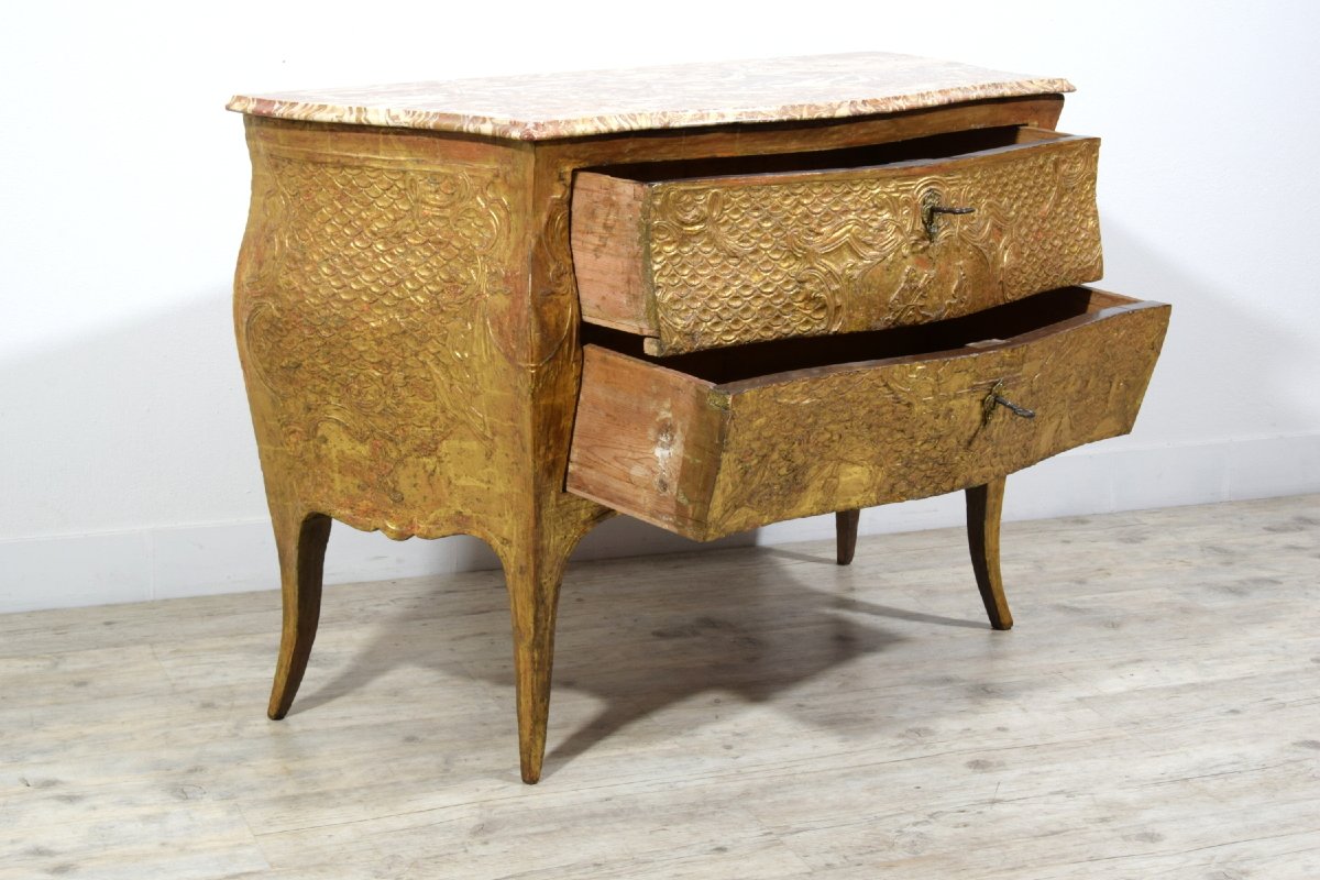 Commode baroque en bois sculpté et doré, Sicile milieu du XVIIIe siècle-photo-4