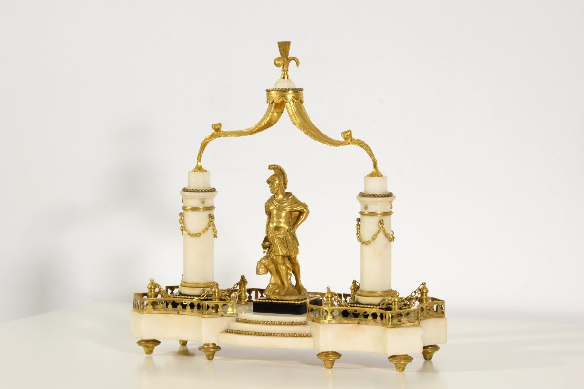 Centre de table en marbre et bronze doré, France, début du XIXe siècle -photo-3