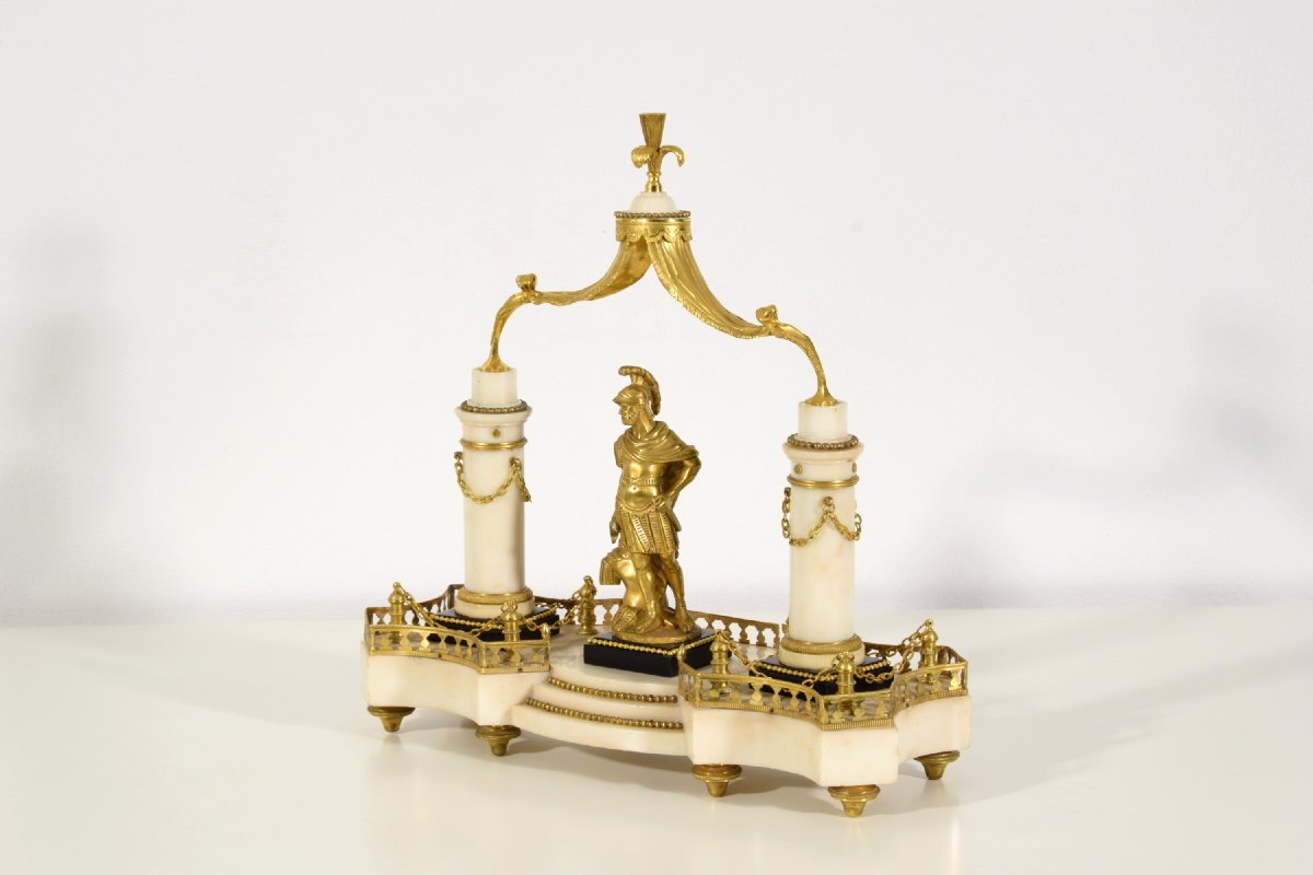 Centre de table en marbre et bronze doré, France, début du XIXe siècle -photo-4