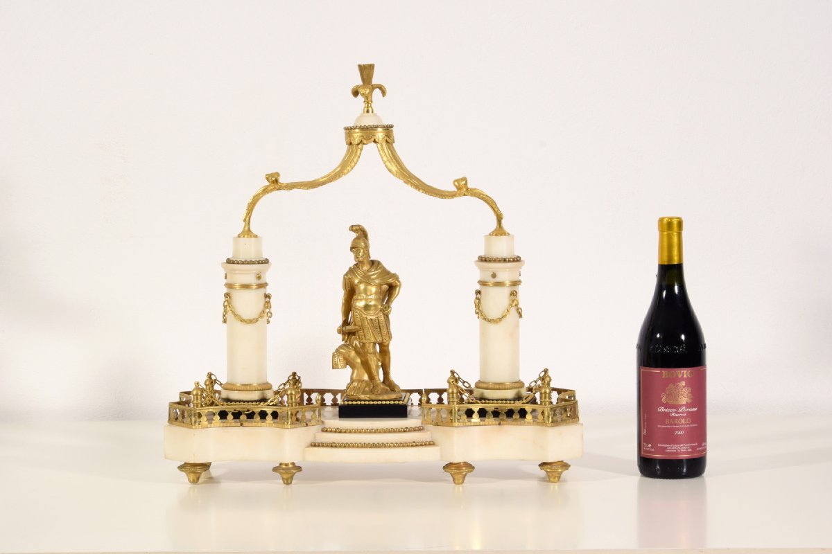 Centre de table en marbre et bronze doré, France, début du XIXe siècle -photo-1