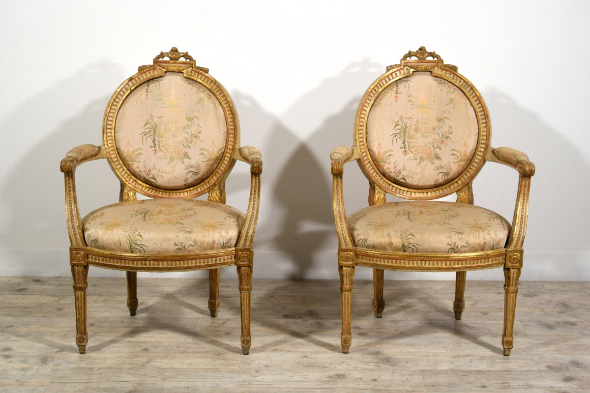 Paire de fauteuils néoclassiques en bois sculpté, laqué et doré, Italie, fin du XVIIIe siècle-photo-3