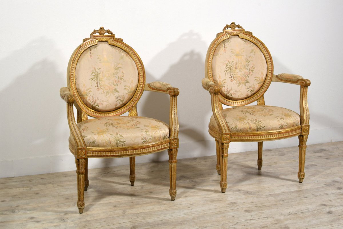 Paire de fauteuils néoclassiques en bois sculpté, laqué et doré, Italie, fin du XVIIIe siècle-photo-4