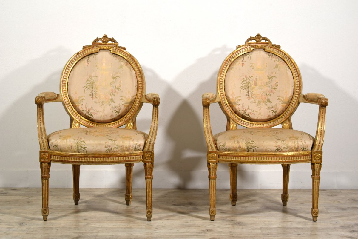Paire de fauteuils néoclassiques en bois sculpté, laqué et doré, Italie, fin du XVIIIe siècle-photo-2