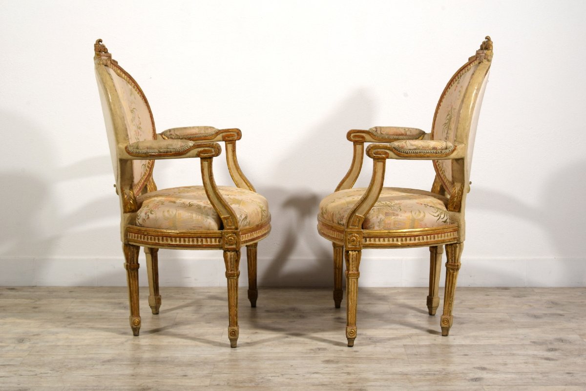 Paire de fauteuils néoclassiques en bois sculpté, laqué et doré, Italie, fin du XVIIIe siècle-photo-3