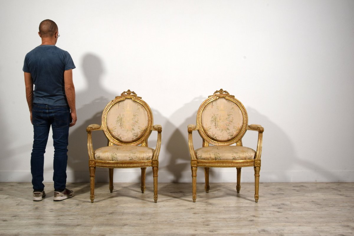 Paire de fauteuils néoclassiques en bois sculpté, laqué et doré, Italie, fin du XVIIIe siècle-photo-6