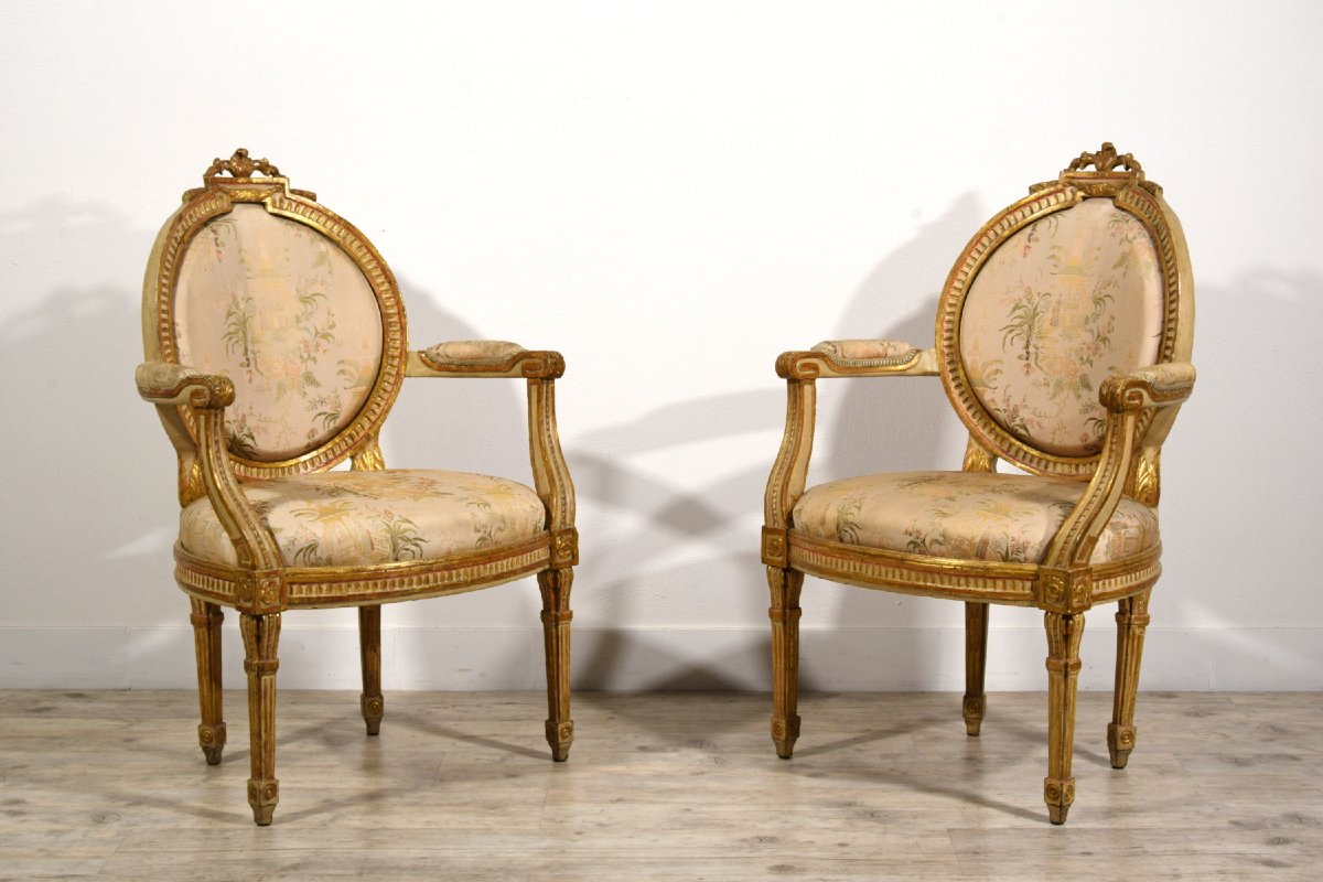 Paire de fauteuils néoclassiques en bois sculpté, laqué et doré, Italie, fin du XVIIIe siècle-photo-8