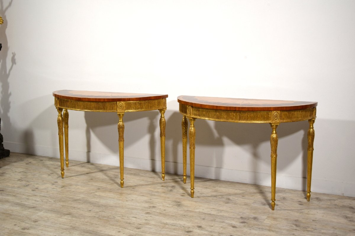 Rare Paire de consoles demi-lune, Angleterre, fin XVIIIᵉ – début XIXᵉ siècle-photo-1
