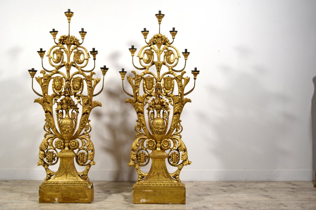 Paire pyramides porte-cierges en bois doré, Italie, XVIIIe siècle, époque néoclassique-photo-1