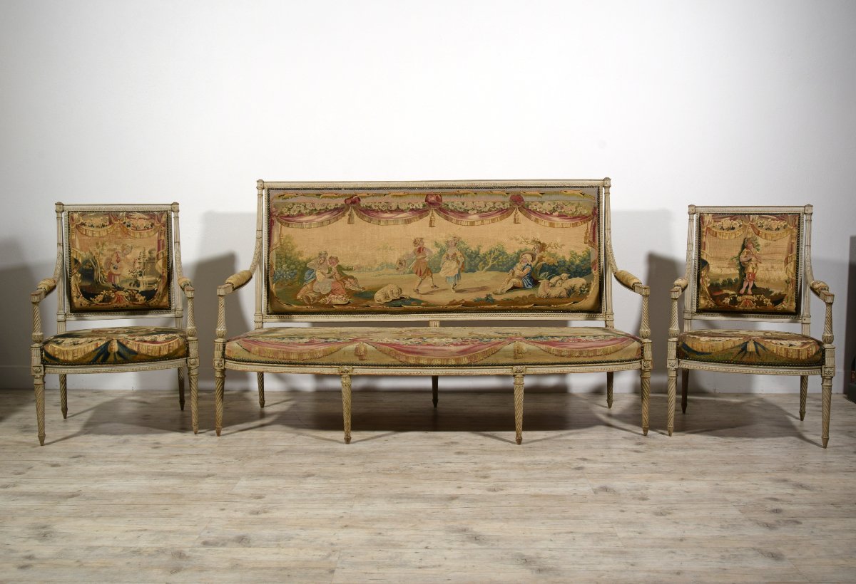 Mobilier de salon en bois sculpté et laqué, Louis XVI, seconde moitié du XVIIIe siècle
