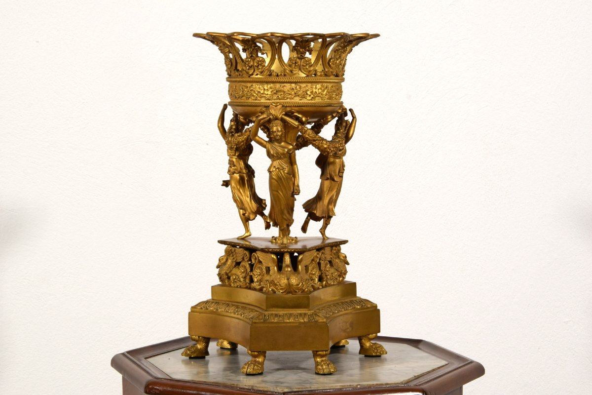 Centre Table en bronze ciselé et doré, France époque Empire début du XIXe siècle-photo-3