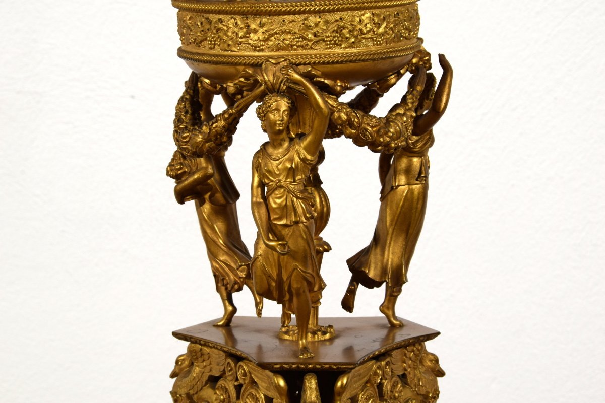 Centre Table en bronze ciselé et doré, France époque Empire début du XIXe siècle-photo-2