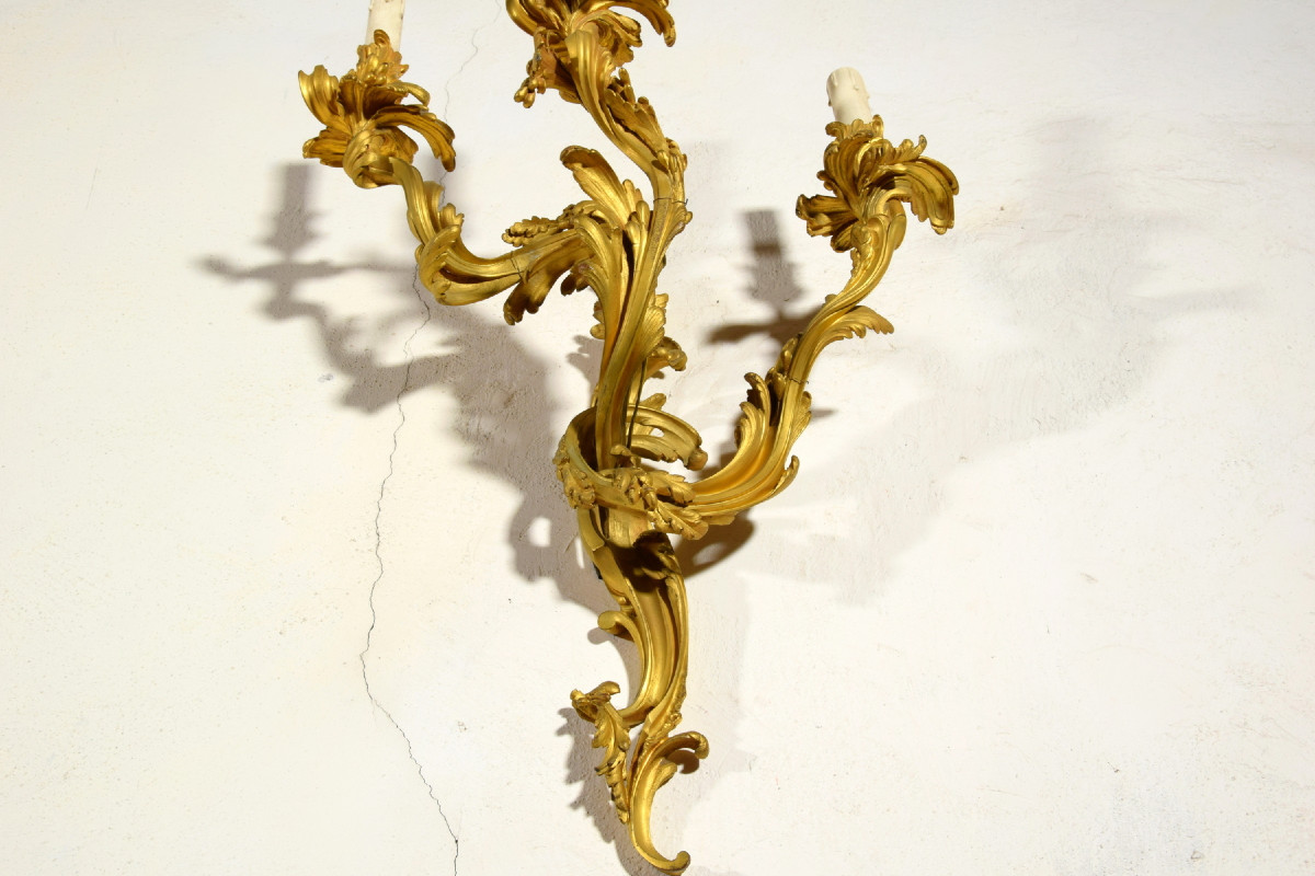 Paire d’appliques françaises en bronze doré à trois lumières, style Louis XV, Xixe siècle-photo-8