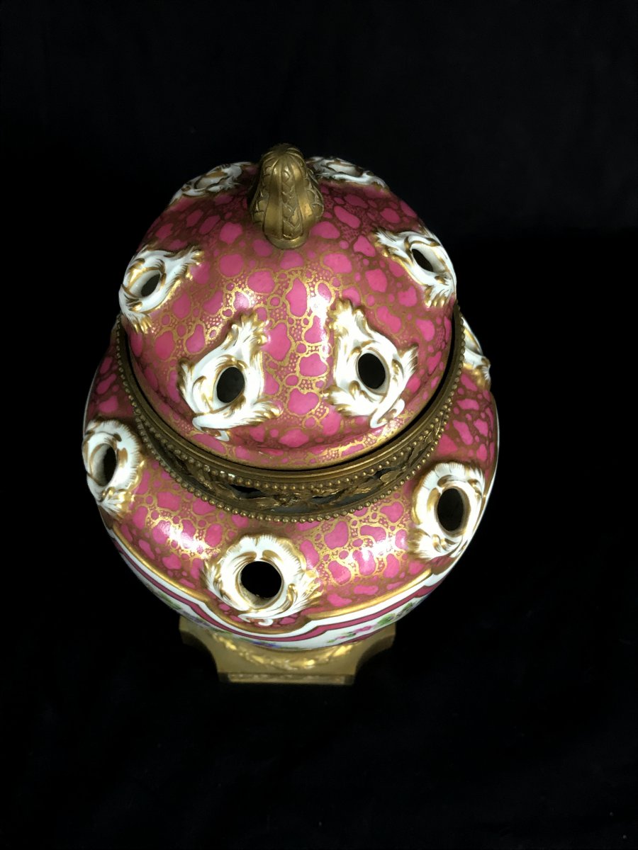 19th Century Polychrome Porcelain And Gilded Bronze Francia Louis XVI Style Perfume Burner -photo-2