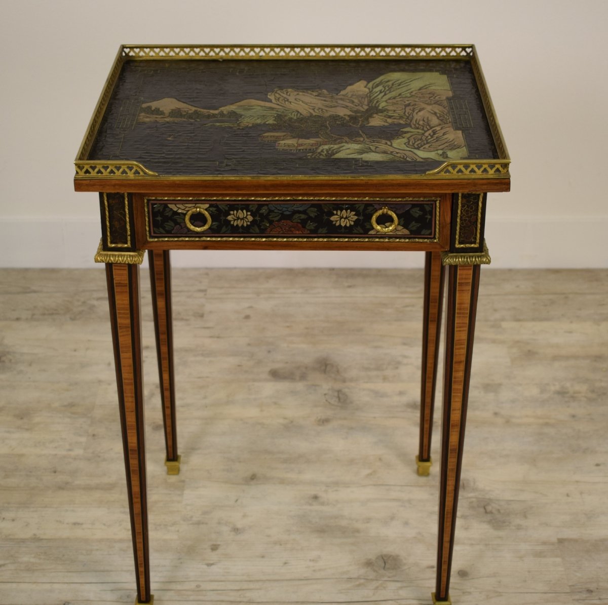 Élégante table basse en bois, laque à chinoiserie et applications en bronze doré, France XIXe siècle-photo-2