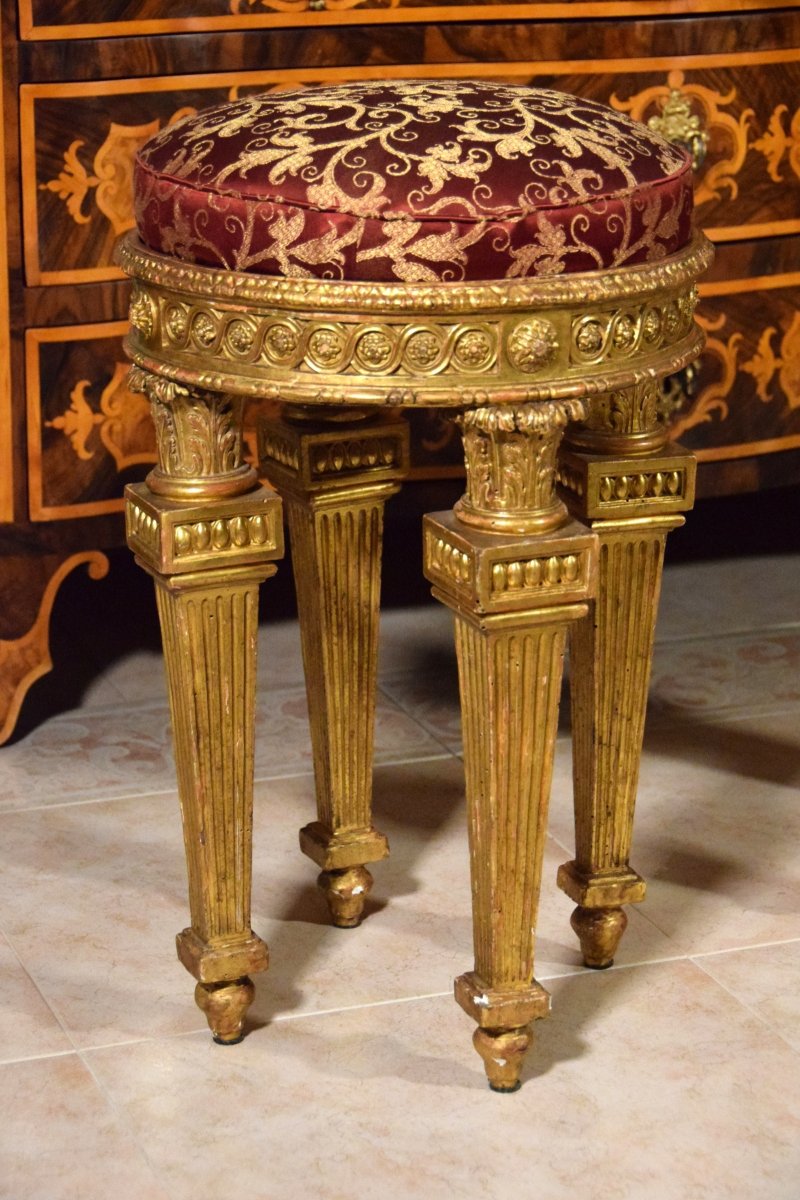18th Century, Pair Of Italian Neoclassical Carved Giltwood Stools -photo-4