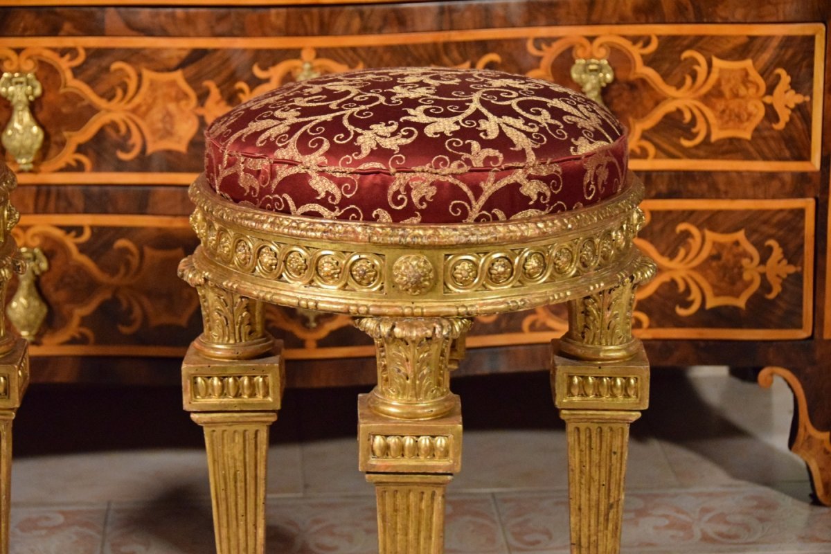 18th Century, Pair Of Italian Neoclassical Carved Giltwood Stools -photo-1