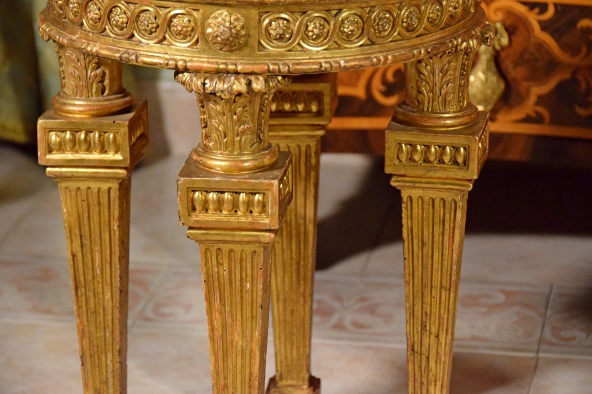 18th Century, Pair Of Italian Neoclassical Carved Giltwood Stools -photo-4
