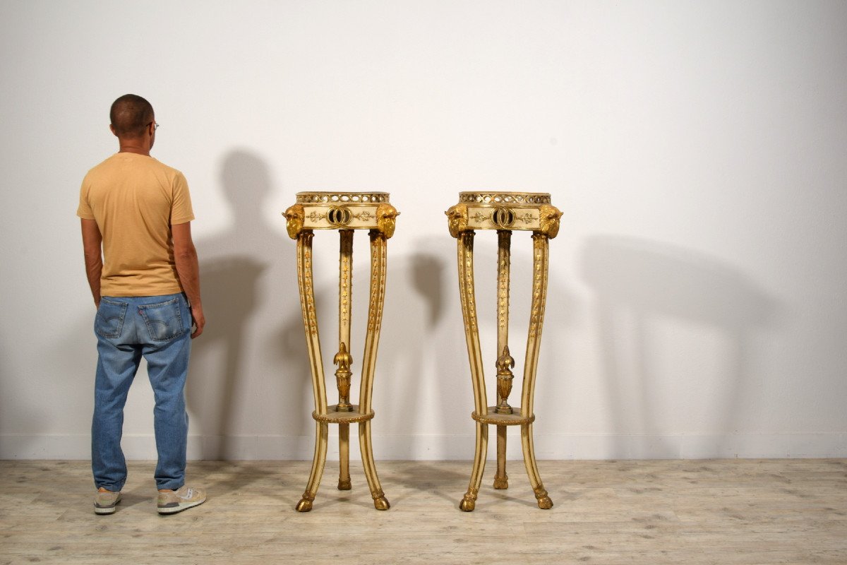 18th Century, Pair Of Italian Neoclassical Lacquered And Gilt Wood Table Gueridon -photo-4