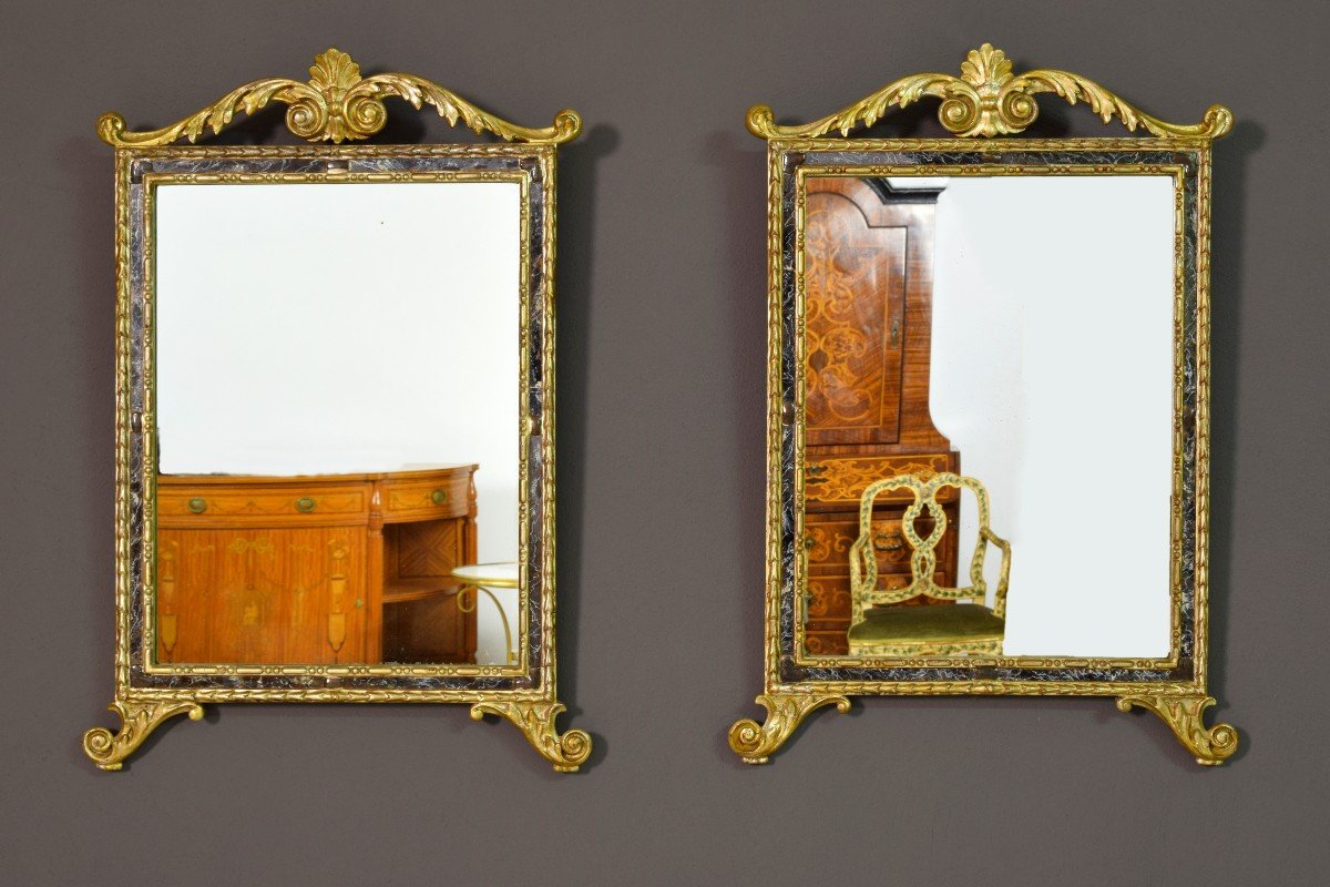 18th Century, Pair Of Italian Neoclassical Carved And Gilded Wood Mirrors