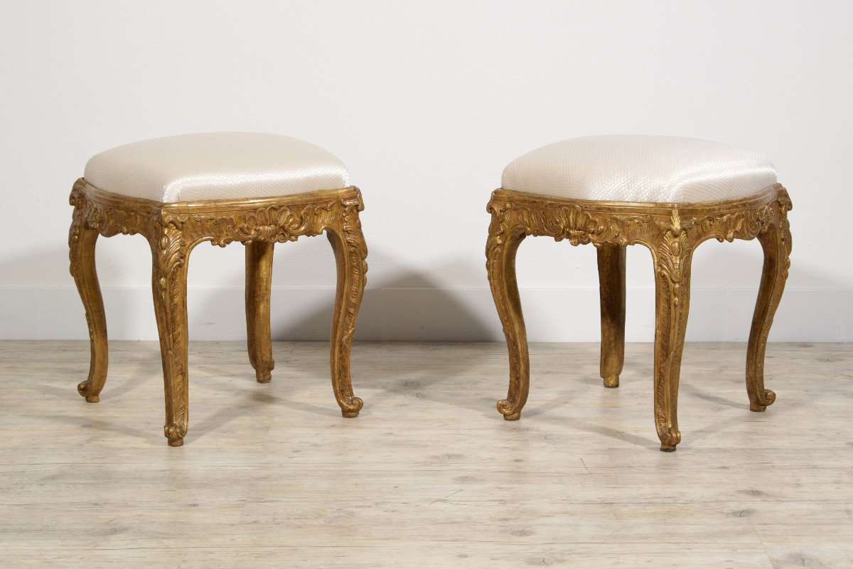 18th Century, Italian Pair Of Gilt Wood Louis XV Stools 