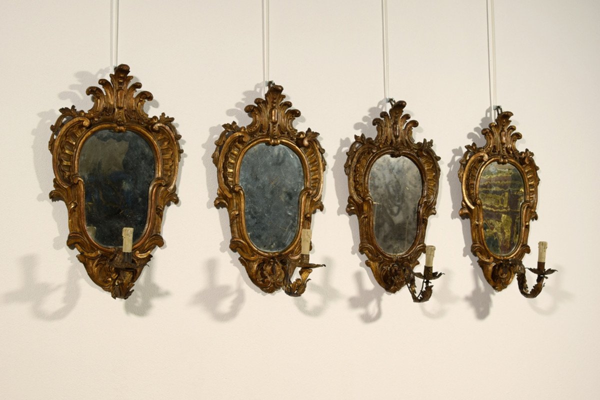 19th Century, Four Italian Carved Giltwood Louis XV Style Sconces-photo-2