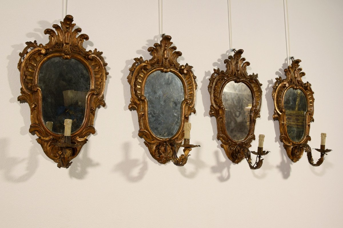 19th Century, Four Italian Carved Giltwood Louis XV Style Sconces-photo-3