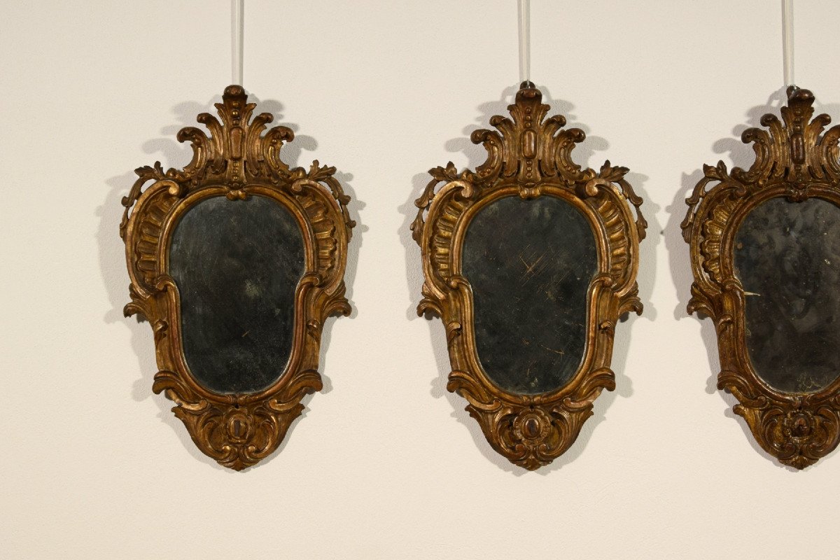 19th Century, Four Italian Carved Giltwood Louis XV Style Sconces-photo-1