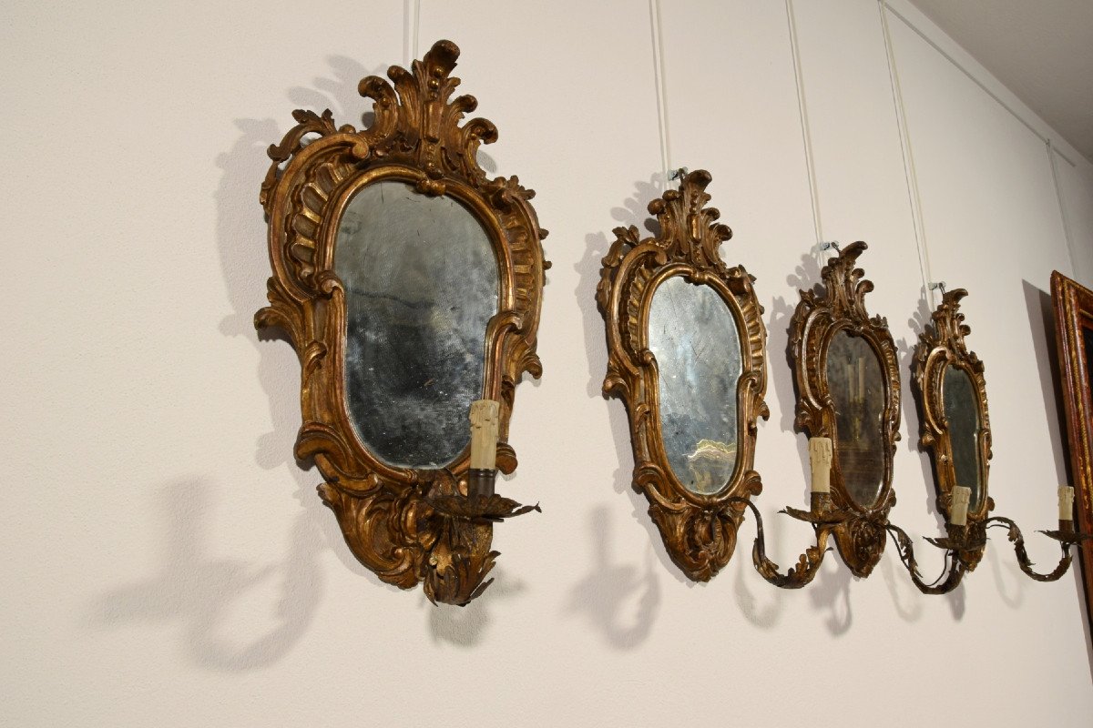 19th Century, Four Italian Carved Giltwood Louis XV Style Sconces-photo-7
