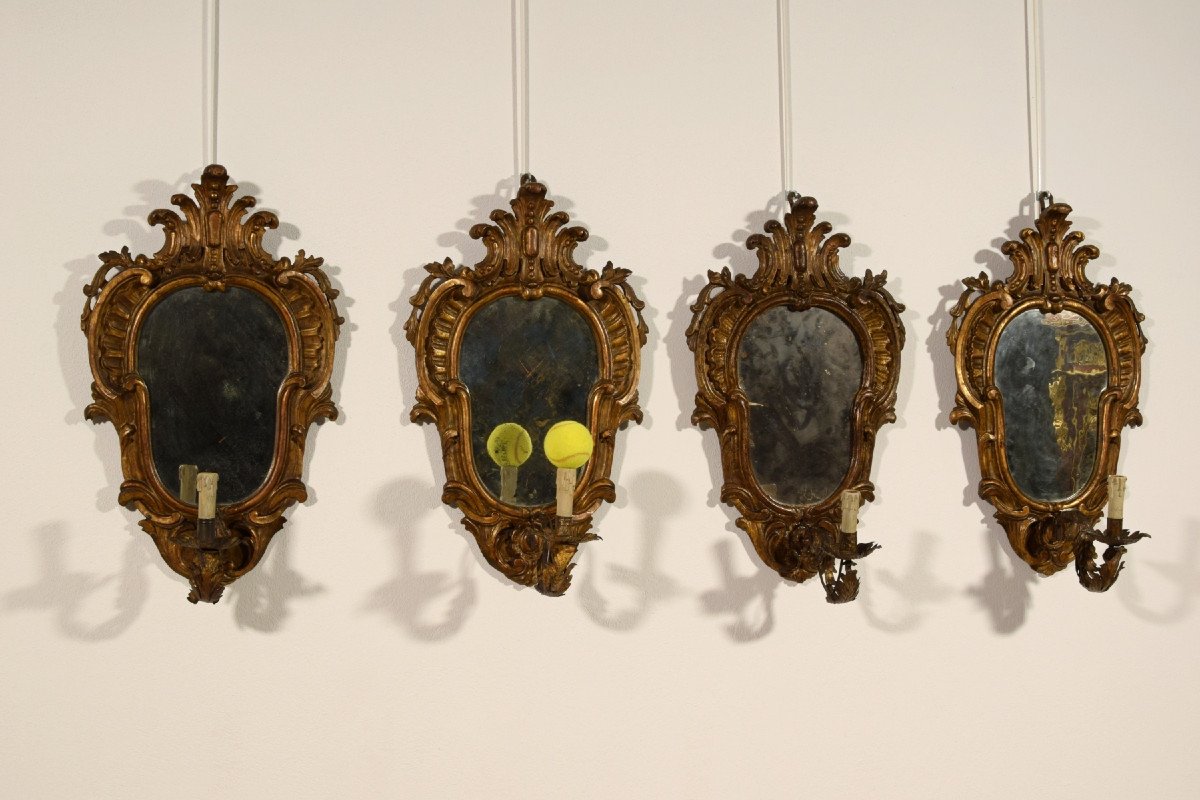 19th Century, Four Italian Carved Giltwood Louis XV Style Sconces-photo-8