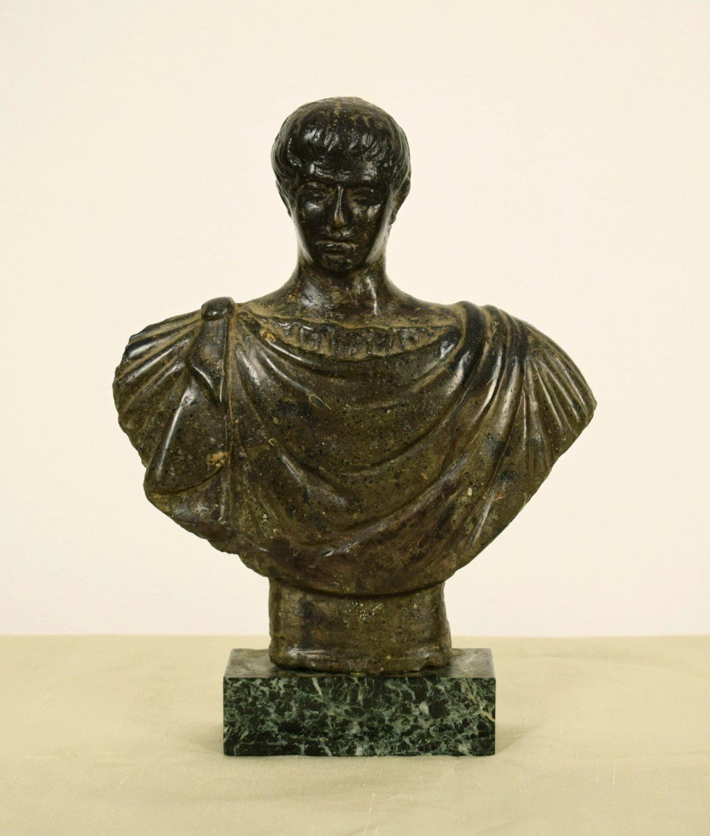 Ancien Buste En Pierre Sculpté, Empereur Romaine, XVIIe Siècle
