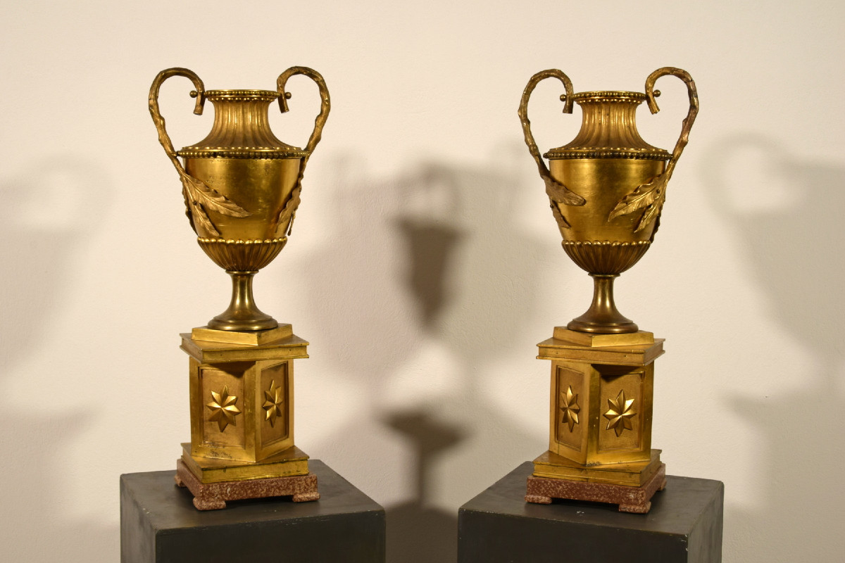 Couple De Grands Vases Néoclassiques En Bronze Doré, Italie XVIII Siècle-photo-3