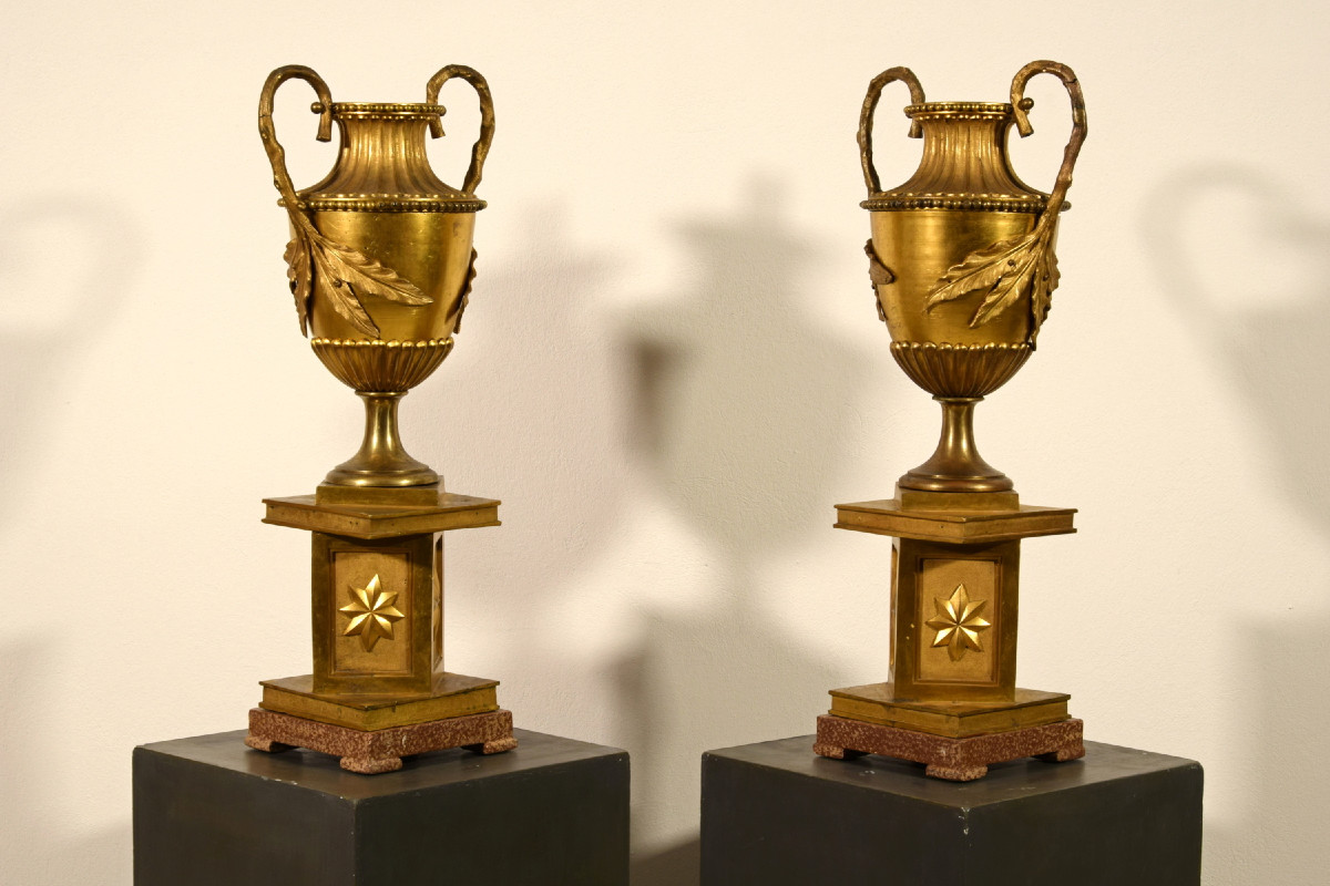 Couple De Grands Vases Néoclassiques En Bronze Doré, Italie XVIII Siècle-photo-2