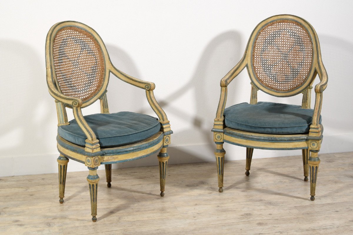 18th Century Pair Of Italian Neoclassical Lacquered Wood Armchairs -photo-4
