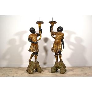 Paire de maures Porte Torchère en bois sculpté, laqué et doré, Sicile, XIXe siècle