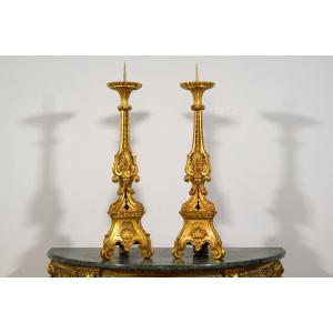 18th Century, Pair Of Neoclassical Italian Carved And Gilt Wood Candlesticks