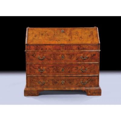 18th Century, Italian Walnut Wood Bureau Chest Of Drawer 