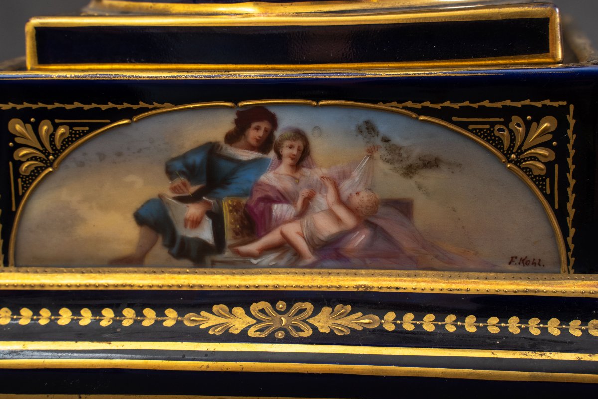 Pair Of Vases From The Imperial Porcelain Manufactory In Vienna-photo-3
