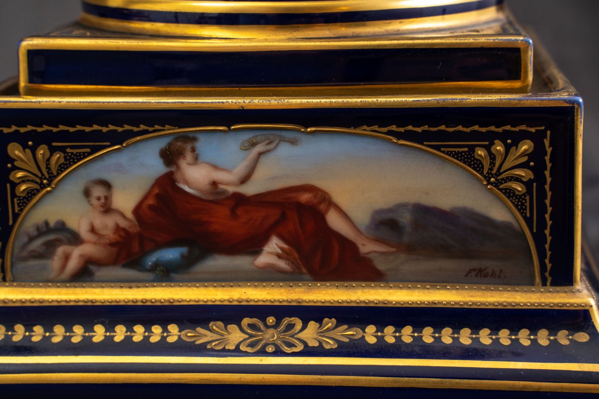 Pair Of Vases From The Imperial Porcelain Manufactory In Vienna-photo-4