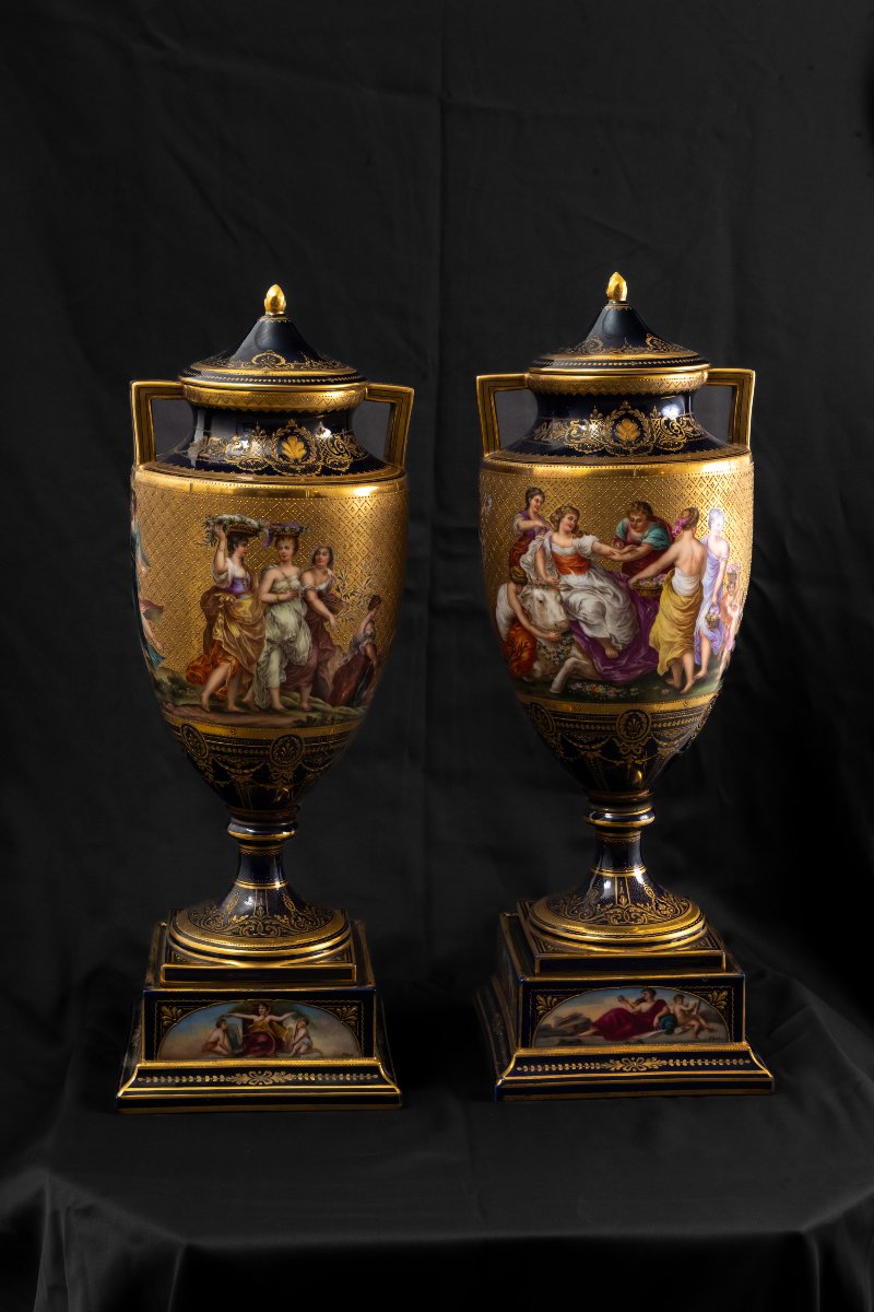 Pair Of Vases From The Imperial Porcelain Manufactory In Vienna