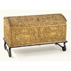 18th-century Venetian Gilt Wood Trunk